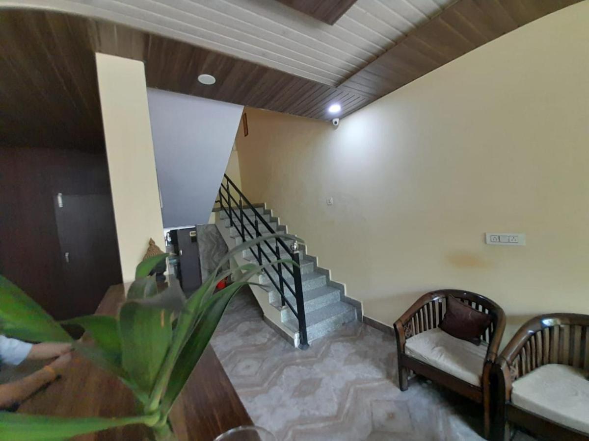 Hotel Krishna Rishīkesh 외부 사진