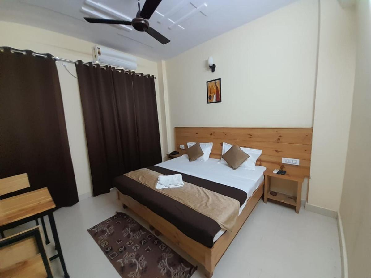 Hotel Krishna Rishīkesh 외부 사진