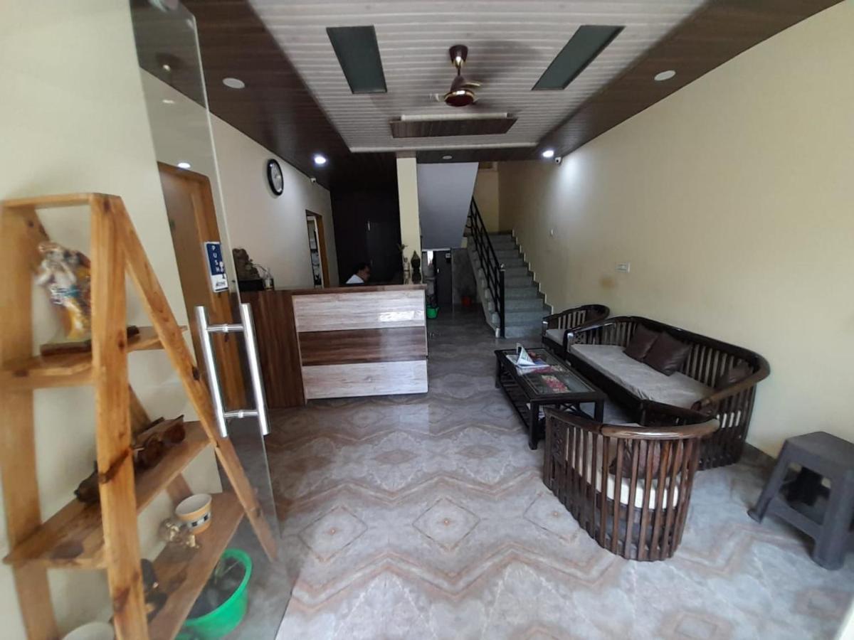 Hotel Krishna Rishīkesh 외부 사진