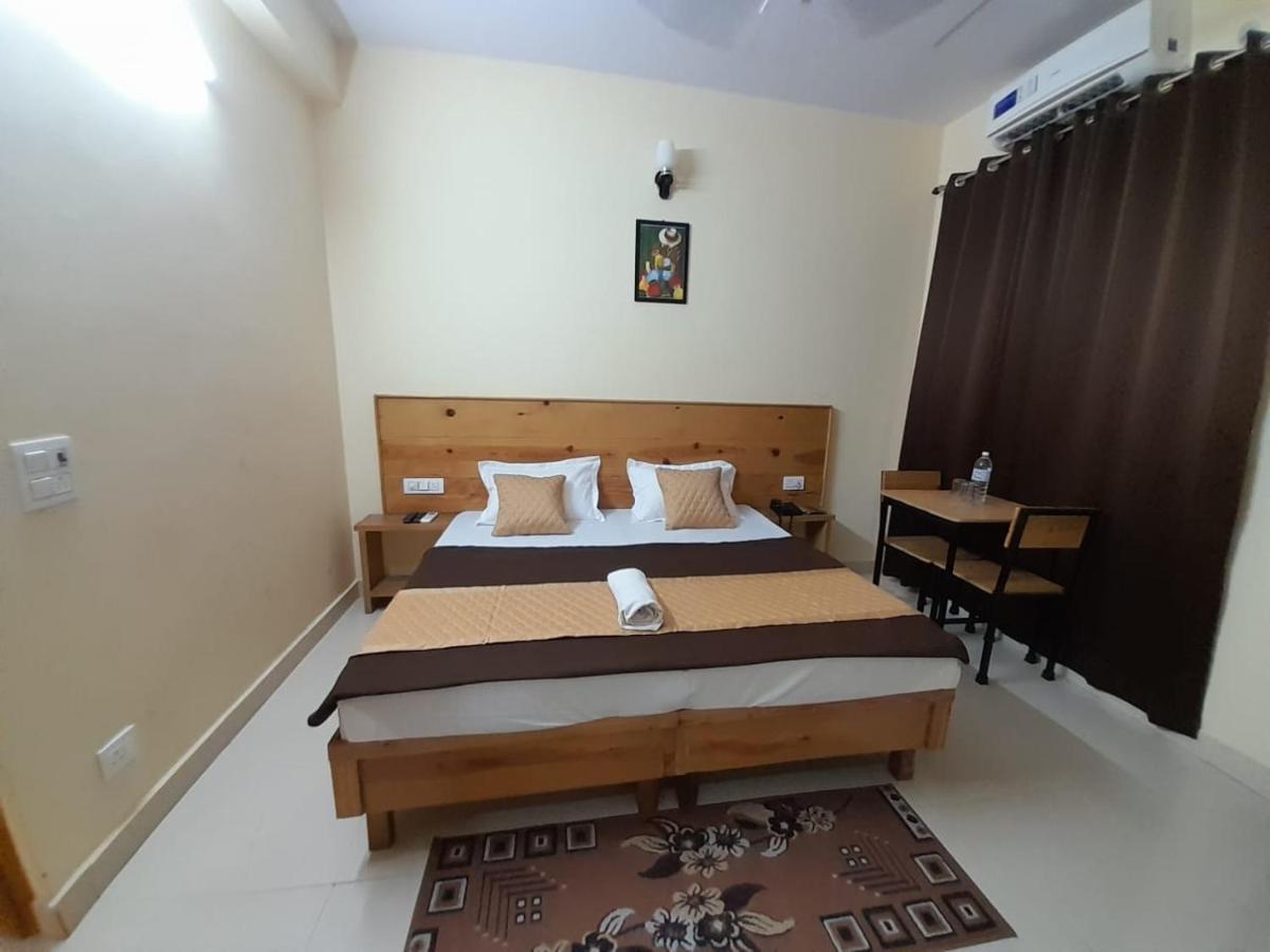 Hotel Krishna Rishīkesh 외부 사진