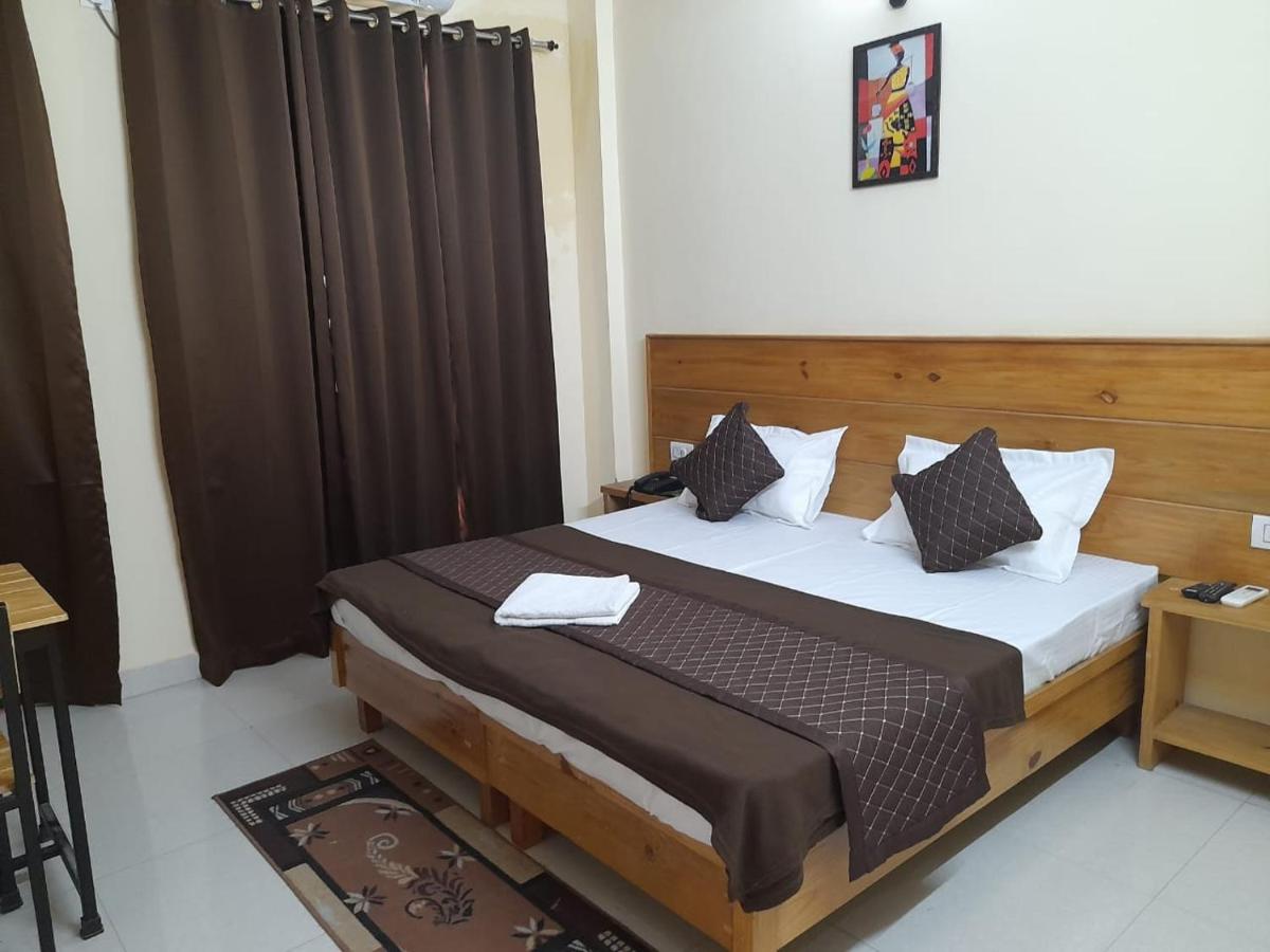 Hotel Krishna Rishīkesh 외부 사진