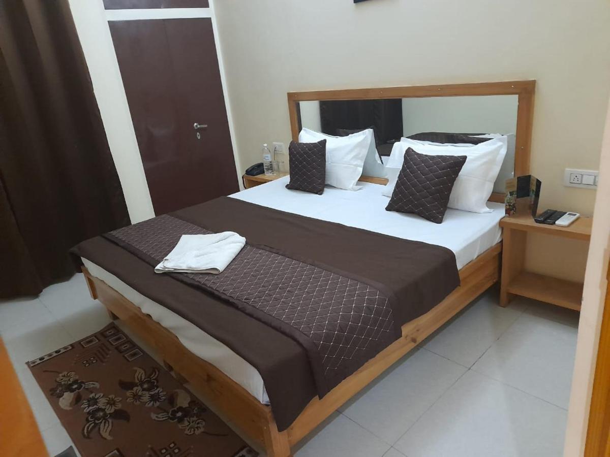 Hotel Krishna Rishīkesh 외부 사진