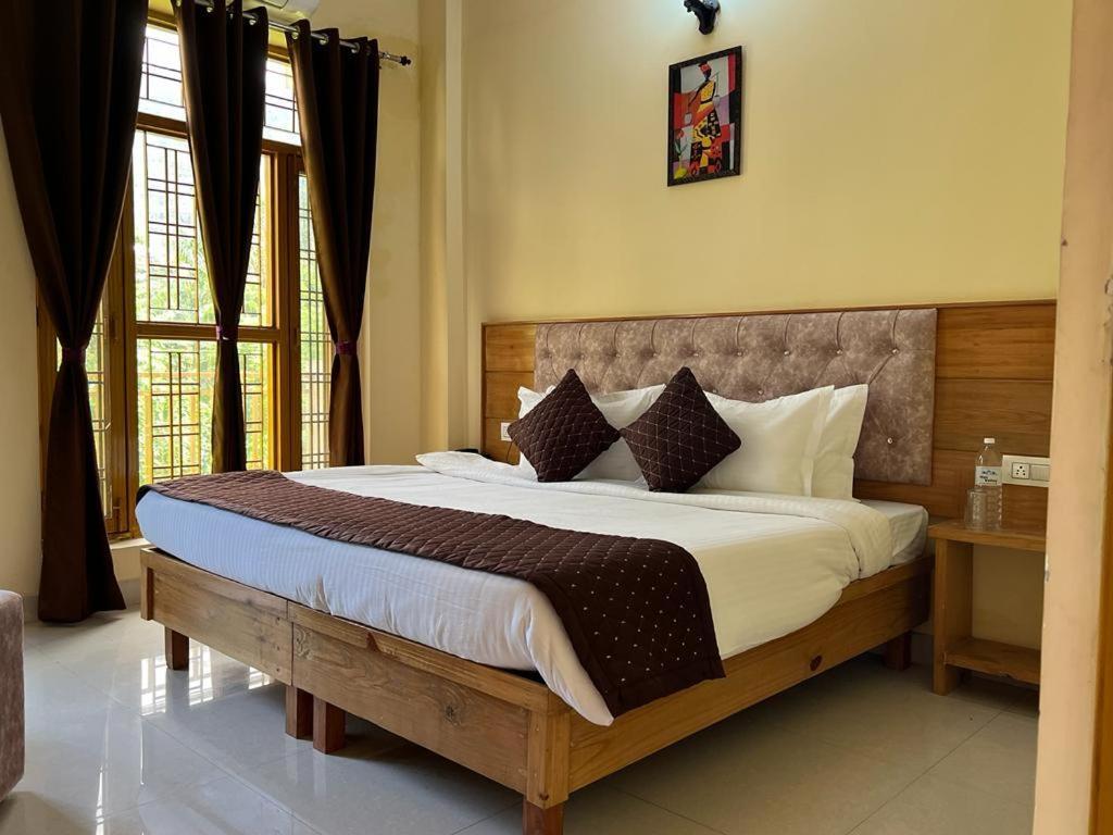 Hotel Krishna Rishīkesh 외부 사진
